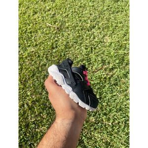 Nike Huarache Toddler TD 704952-007 Black/White/Pink Blast Sz 6 C